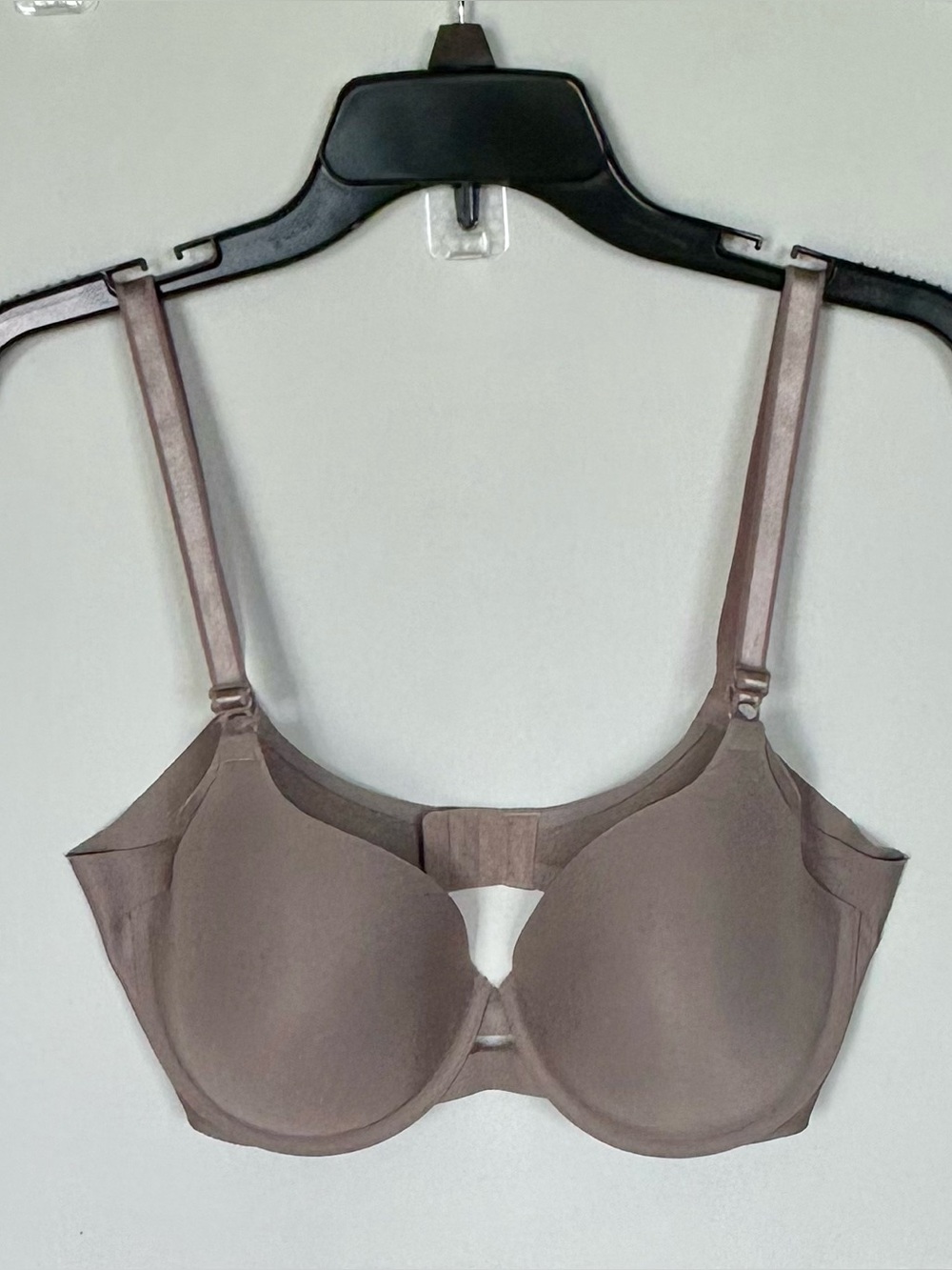 Warner’s Everyday T-Shirt Bra in Taupe - Smooth support. Size 38C